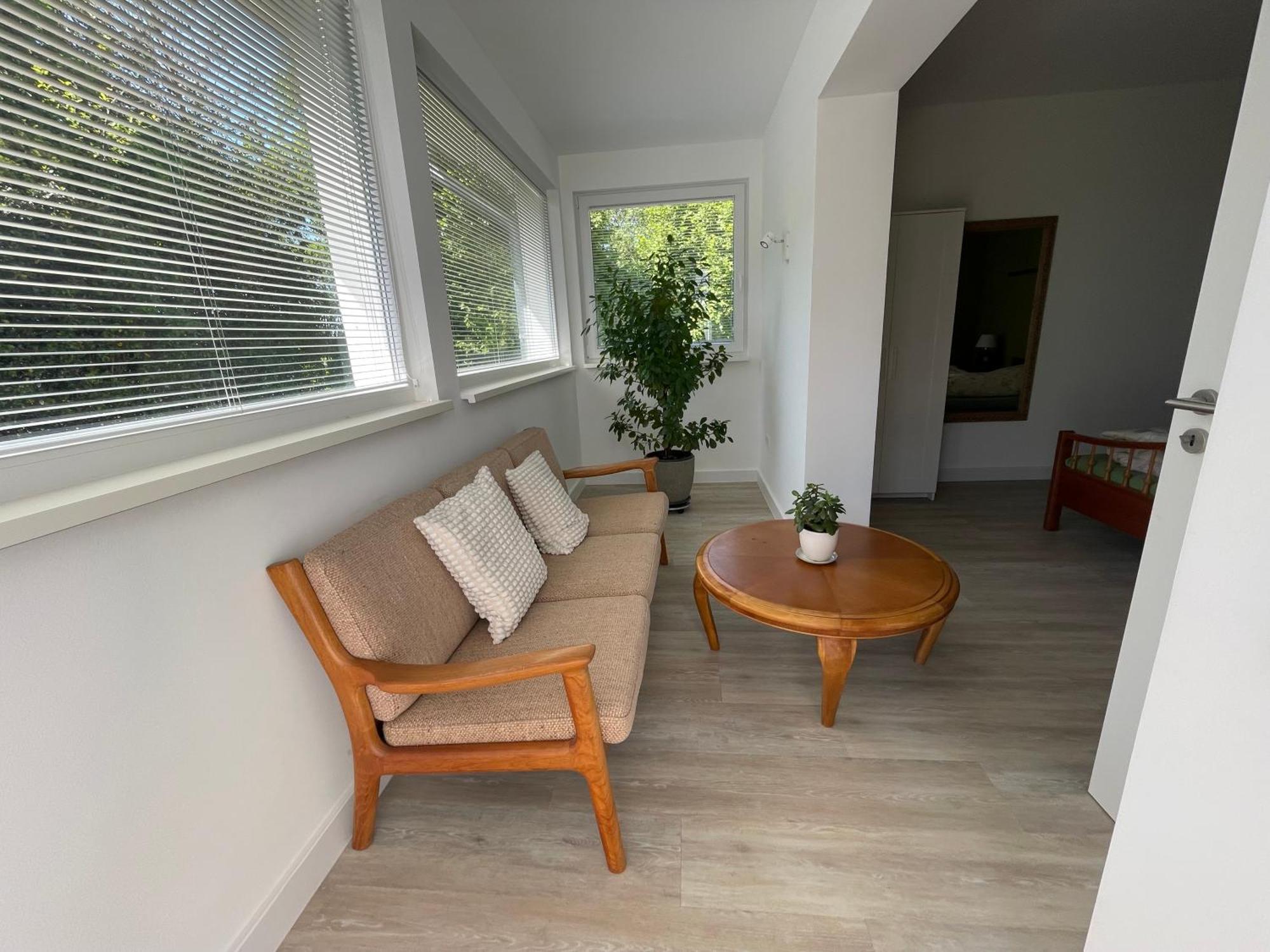 Appartement Mit 2 Schlafzimmern Und Terrasse Halle  Extérieur photo